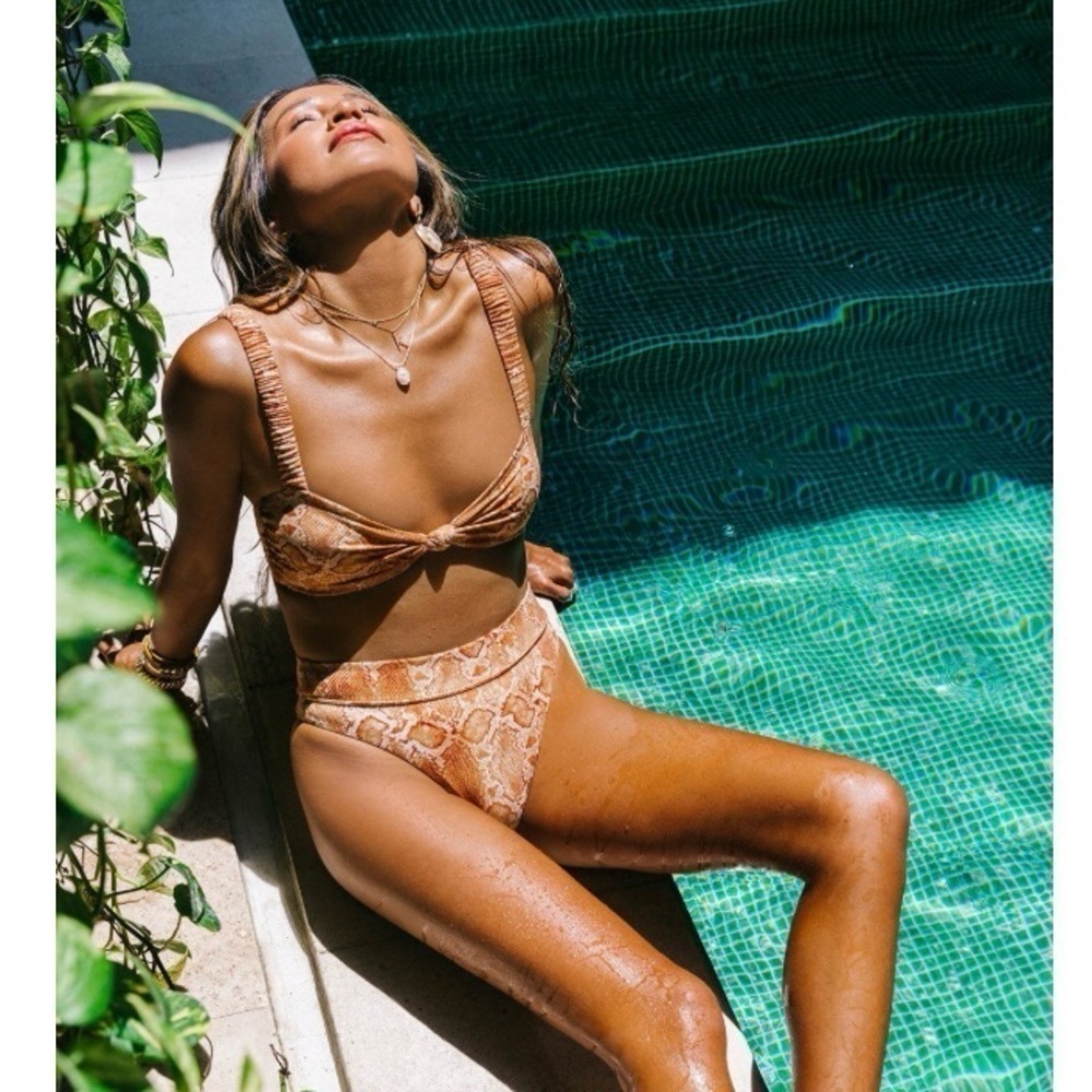Billabong x Sincerely Jules Over the Sun Bandeau Bikini Top and Maui Bottom NWOT